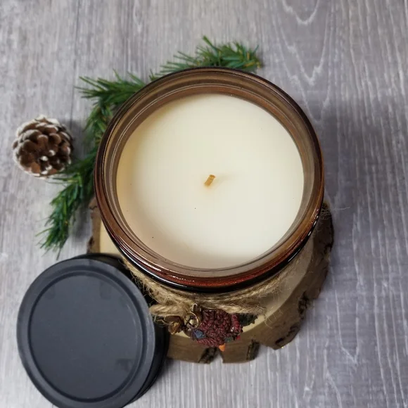 Peppermint bark candle/with snowman pin - Picture 2 of 7